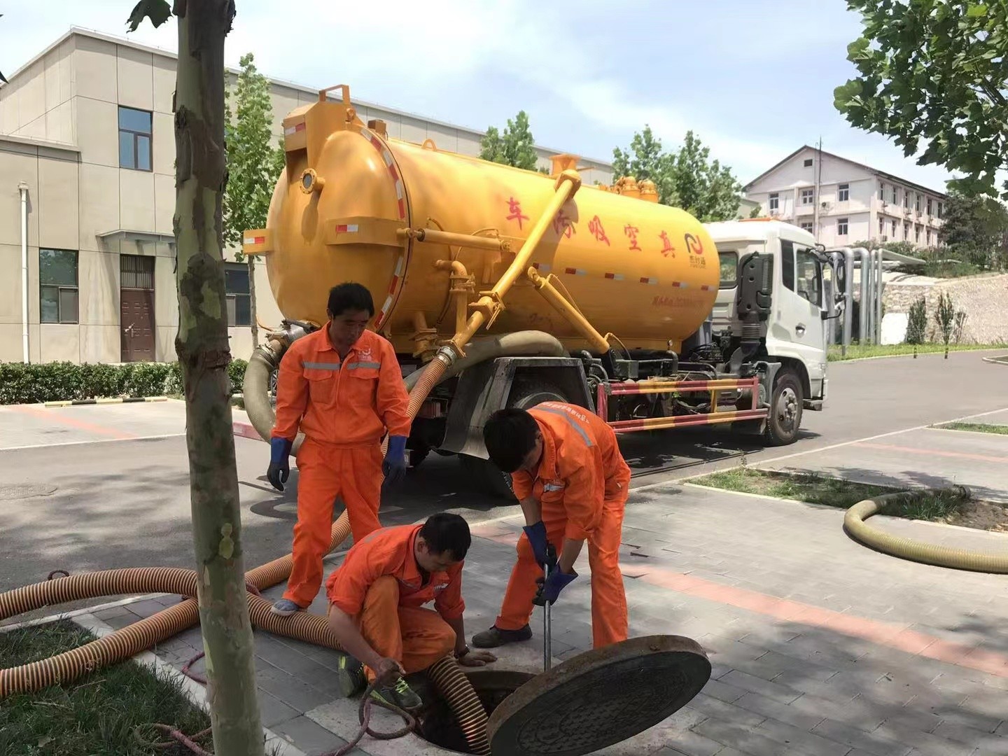 苍南化粪池清理与5-8吨吸粪车施工效率分析